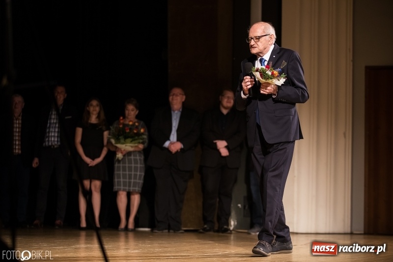 Zdjęcie w galerii na portalu naszraciborz.pl: Historyk, ale już powoli zabytek - w RCK odbyła się premiera filmu o Pawle Newerli  wiadomości z regionu