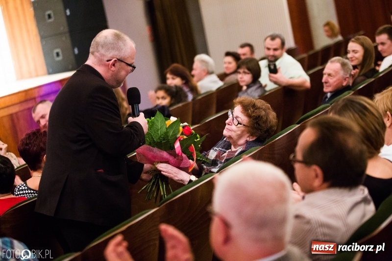 Zdjęcie w galerii na portalu naszraciborz.pl: Historyk, ale już powoli zabytek - w RCK odbyła się premiera filmu o Pawle Newerli  wiadomości z regionu
