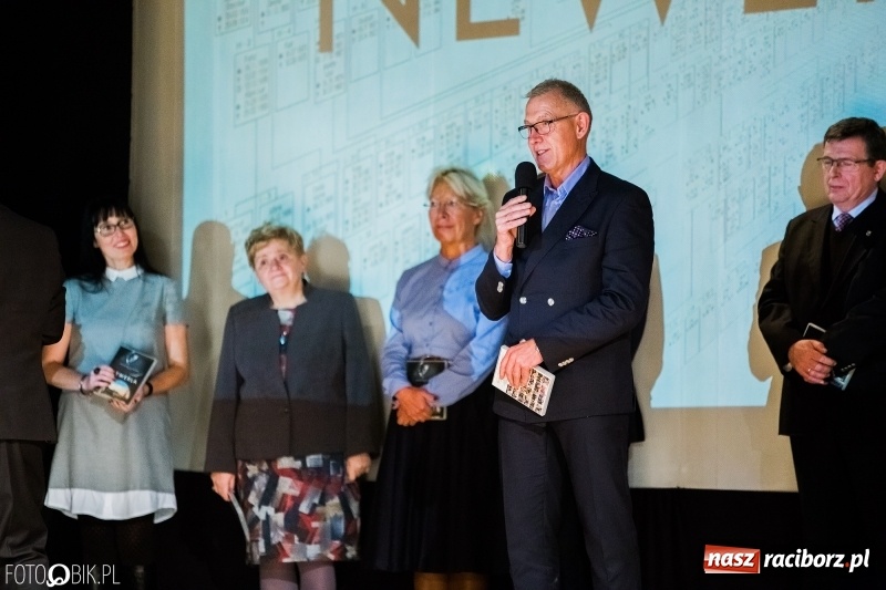 Zdjęcie w galerii na portalu naszraciborz.pl: Historyk, ale już powoli zabytek - w RCK odbyła się premiera filmu o Pawle Newerli  wiadomości z regionu