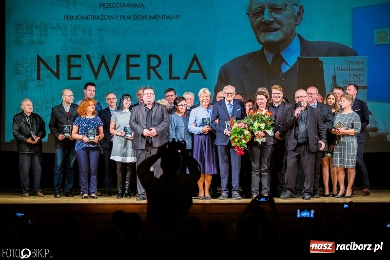 Zdjęcie w galerii na portalu naszraciborz.pl: Historyk, ale już powoli zabytek - w RCK odbyła się premiera filmu o Pawle Newerli  wiadomości z regionu