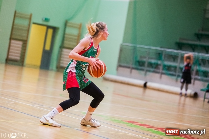 Zdjęcie w galerii na portalu naszraciborz.pl: Kolejna przegrana koszykarek z RKK AZS Racibórz wiadomości z regionu