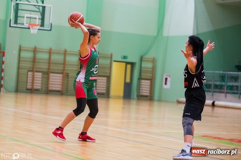 Zdjęcie w galerii na portalu naszraciborz.pl: Kolejna przegrana koszykarek z RKK AZS Racibórz wiadomości z regionu