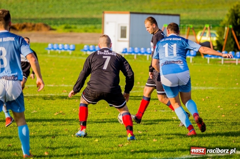 Zdjęcie w galerii na portalu naszraciborz.pl: Cyprzanów rozgromił Rudnik w spotkaniu zaległej kolejki C klasy  wiadomości z regionu