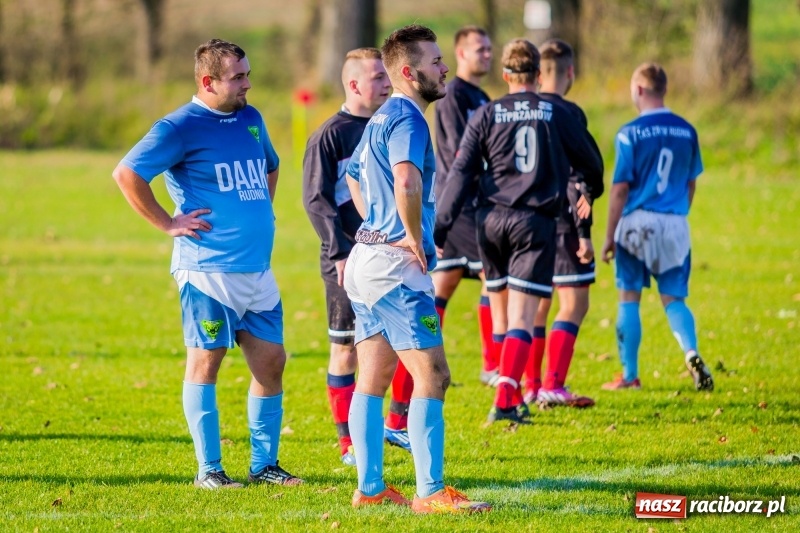 Zdjęcie w galerii na portalu naszraciborz.pl: Cyprzanów rozgromił Rudnik w spotkaniu zaległej kolejki C klasy  wiadomości z regionu