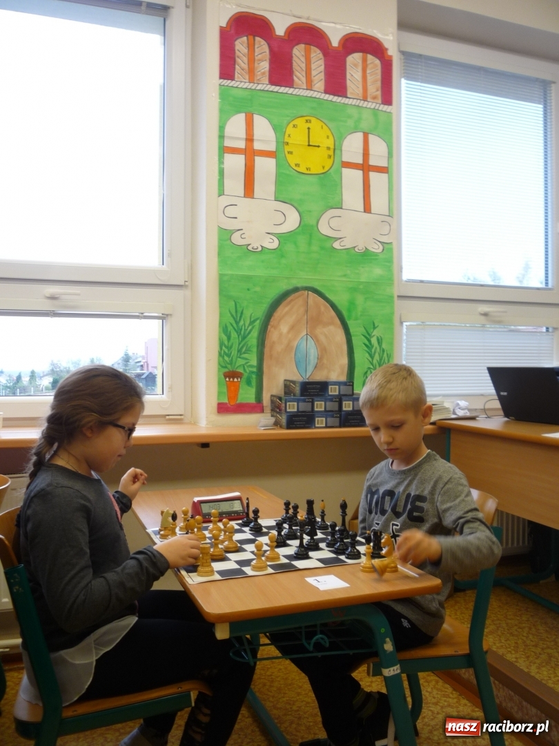 Zdjęcie w galerii na portalu naszraciborz.pl: Szachowy turniej w Czechach z udziałem uczniów szkoły podstawowej z Tworkowa wiadomości z regionu