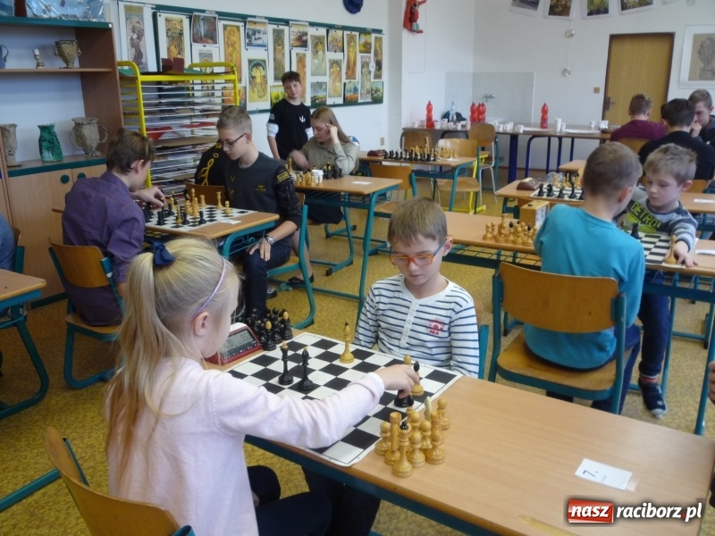 Zdjęcie w galerii na portalu naszraciborz.pl: Szachowy turniej w Czechach z udziałem uczniów szkoły podstawowej z Tworkowa wiadomości z regionu
