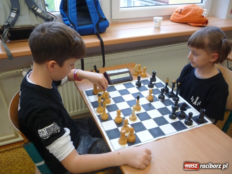 Zdjęcie w galerii na portalu naszraciborz.pl: Szachowy turniej w Czechach z udziałem uczniów szkoły podstawowej z Tworkowa wiadomości z regionu