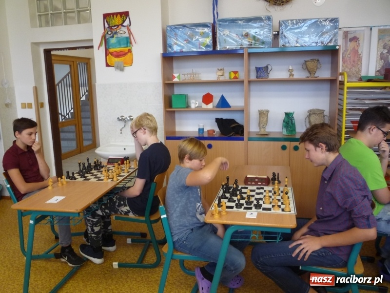 Zdjęcie w galerii na portalu naszraciborz.pl: Szachowy turniej w Czechach z udziałem uczniów szkoły podstawowej z Tworkowa wiadomości z regionu