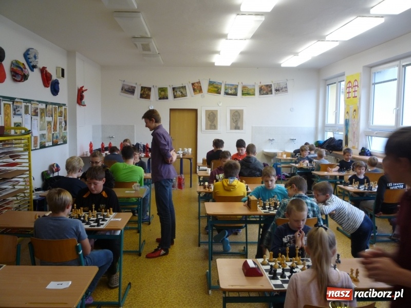 Zdjęcie w galerii na portalu naszraciborz.pl: Szachowy turniej w Czechach z udziałem uczniów szkoły podstawowej z Tworkowa wiadomości z regionu