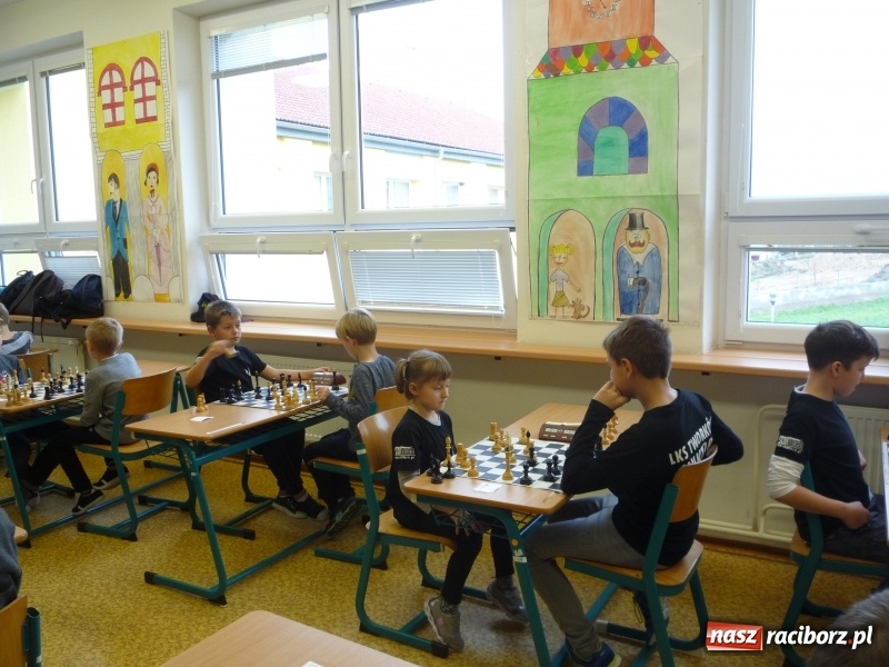 Zdjęcie w galerii na portalu naszraciborz.pl: Szachowy turniej w Czechach z udziałem uczniów szkoły podstawowej z Tworkowa wiadomości z regionu