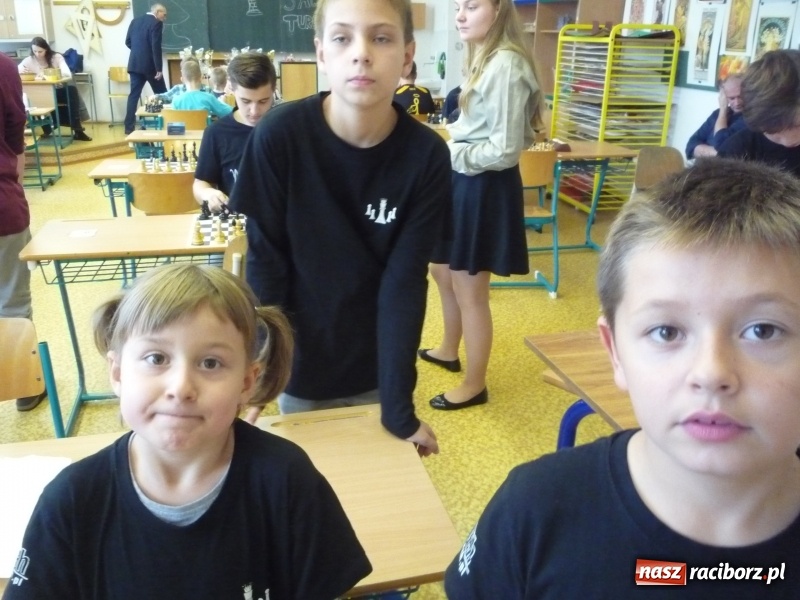 Zdjęcie w galerii na portalu naszraciborz.pl: Szachowy turniej w Czechach z udziałem uczniów szkoły podstawowej z Tworkowa wiadomości z regionu