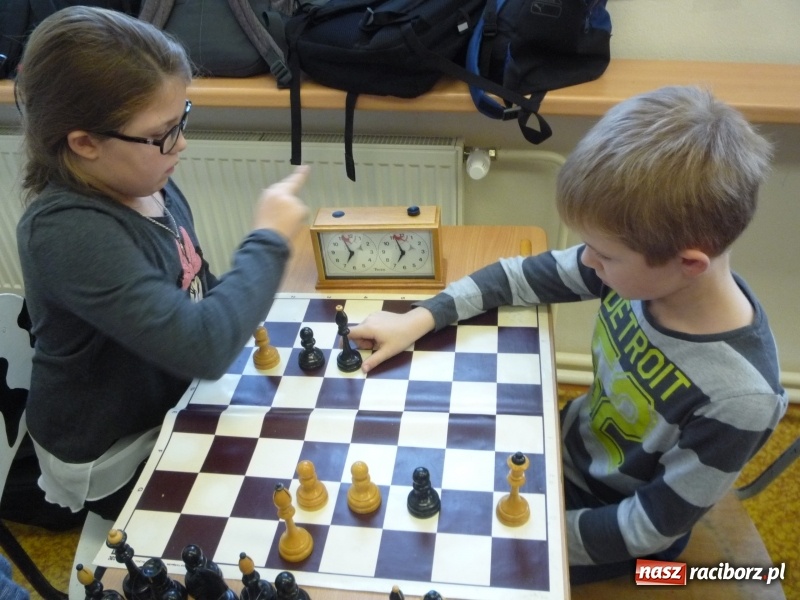 Zdjęcie w galerii na portalu naszraciborz.pl: Szachowy turniej w Czechach z udziałem uczniów szkoły podstawowej z Tworkowa wiadomości z regionu