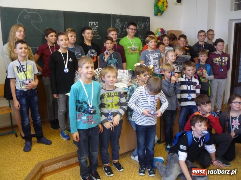 Zdjęcie w galerii na portalu naszraciborz.pl: Szachowy turniej w Czechach z udziałem uczniów szkoły podstawowej z Tworkowa wiadomości z regionu