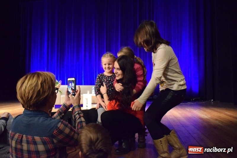 Zdjęcie w galerii na portalu naszraciborz.pl: Oczarowała jury Mam Talent. W niedzielę zaśpiewała w Kuźni Raciborskiej  wiadomości z regionu
