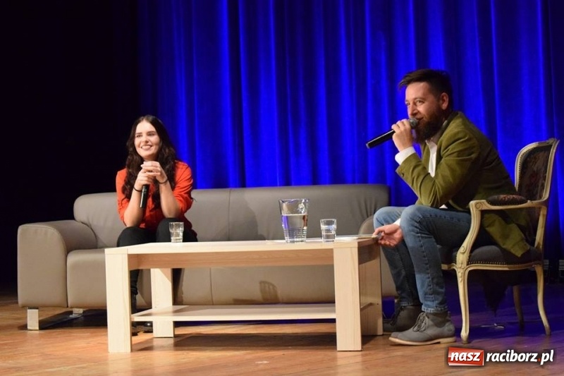 Zdjęcie w galerii na portalu naszraciborz.pl: Oczarowała jury Mam Talent. W niedzielę zaśpiewała w Kuźni Raciborskiej  wiadomości z regionu
