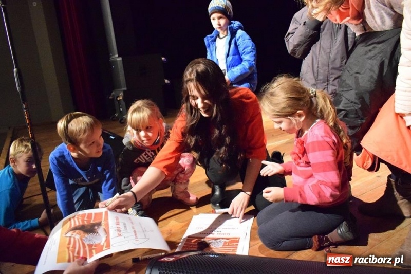 Zdjęcie w galerii na portalu naszraciborz.pl: Oczarowała jury Mam Talent. W niedzielę zaśpiewała w Kuźni Raciborskiej  wiadomości z regionu