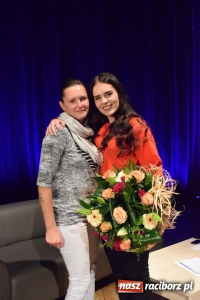 Zdjęcie w galerii na portalu naszraciborz.pl: Oczarowała jury Mam Talent. W niedzielę zaśpiewała w Kuźni Raciborskiej  wiadomości z regionu