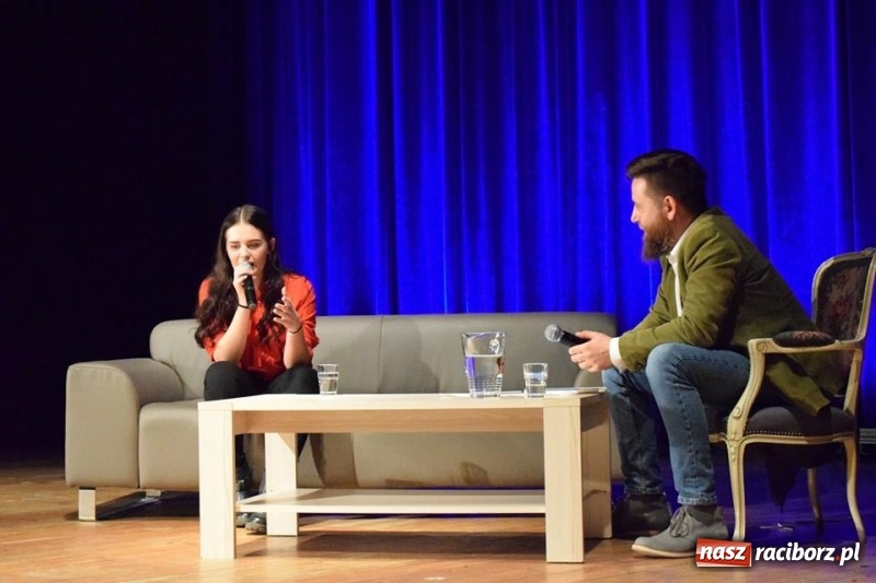 Zdjęcie w galerii na portalu naszraciborz.pl: Oczarowała jury Mam Talent. W niedzielę zaśpiewała w Kuźni Raciborskiej  wiadomości z regionu