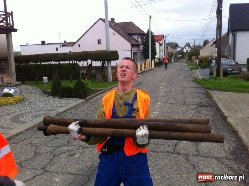 Zdjęcie w galerii na portalu naszraciborz.pl: ZŁOMIADA 2017. Zebrano 5300 złotych na leczenie Mateuszka Giedy  wiadomości z regionu