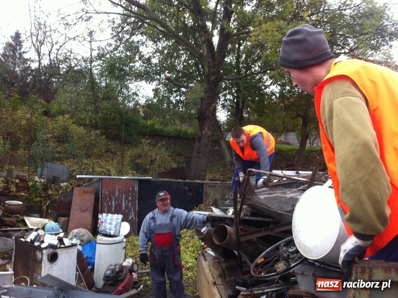 Zdjęcie w galerii na portalu naszraciborz.pl: ZŁOMIADA 2017. Zebrano 5300 złotych na leczenie Mateuszka Giedy  wiadomości z regionu