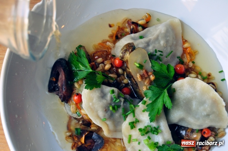 Zdjęcie w galerii na portalu naszraciborz.pl: Gęsina na Świętego Marcina – restauracja Fanaberie Smaków zaprasza na kulinarną ucztę wiadomości z regionu