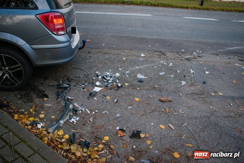 Zdjęcie w galerii na portalu naszraciborz.pl: Zderzenie dacii sandero i opla astry na Opawskiej wiadomości z regionu