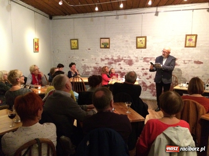 Zdjęcie w galerii na portalu naszraciborz.pl: Pięć lat od debiutu, czyli poezja za szafą  wiadomości z regionu