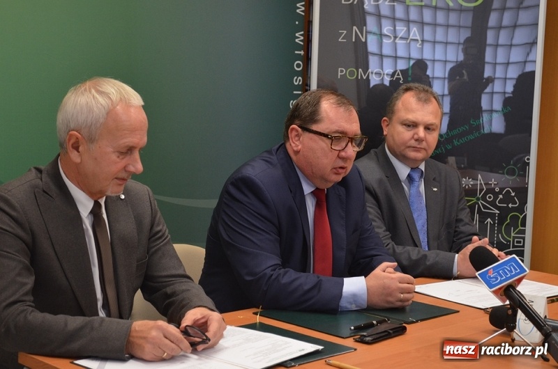 Zdjęcie w galerii na portalu naszraciborz.pl: Umowa z bankami podpisana wiadomości z regionu