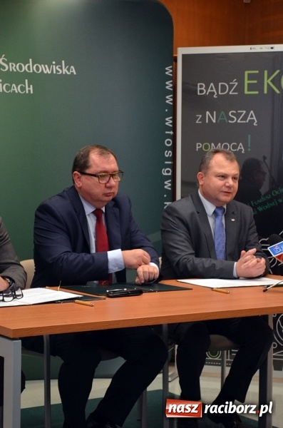 Zdjęcie w galerii na portalu naszraciborz.pl: Umowa z bankami podpisana wiadomości z regionu