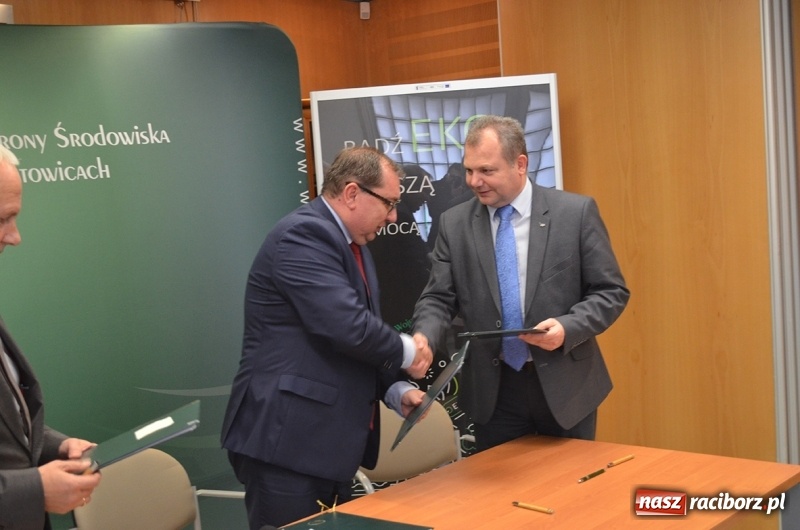 Zdjęcie w galerii na portalu naszraciborz.pl: Umowa z bankami podpisana wiadomości z regionu