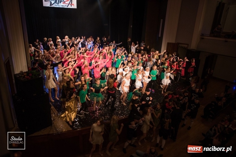 Zdjęcie w galerii na portalu naszraciborz.pl: Manuela Krzykała i Denis Chory. Tanecznym krokiem przez życie  wiadomości z regionu