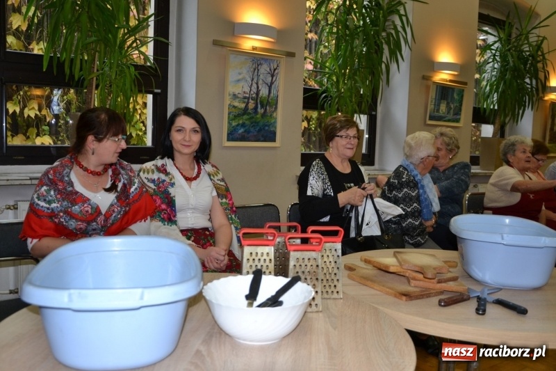 Zdjęcie w galerii na portalu naszraciborz.pl: Kapusta jest dobra na wszystko. Kiszynie kapusty w Tworkowie wiadomości z regionu