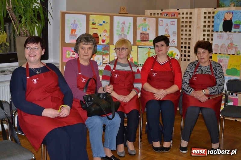 Zdjęcie w galerii na portalu naszraciborz.pl: Kapusta jest dobra na wszystko. Kiszynie kapusty w Tworkowie wiadomości z regionu