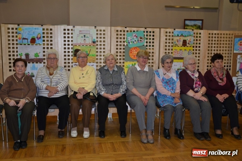 Zdjęcie w galerii na portalu naszraciborz.pl: Kapusta jest dobra na wszystko. Kiszynie kapusty w Tworkowie wiadomości z regionu