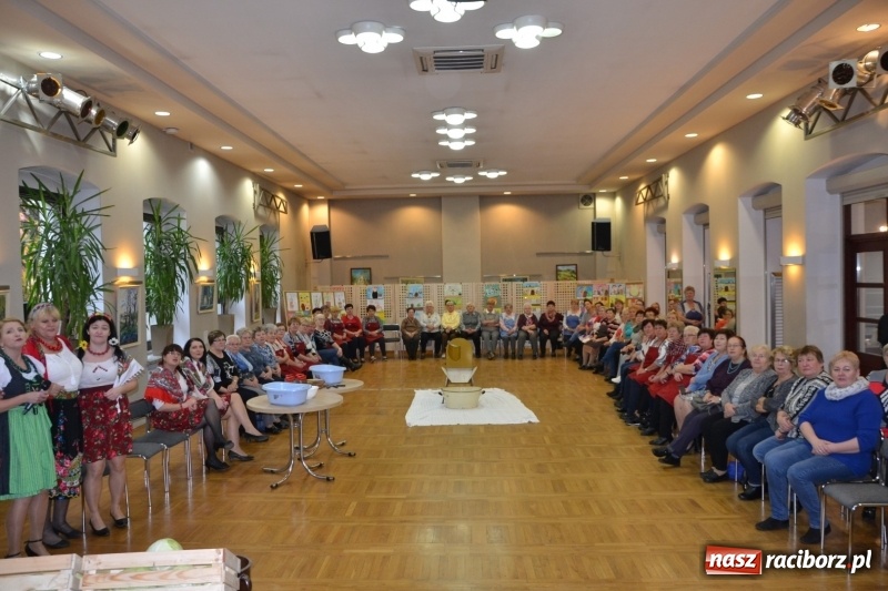 Zdjęcie w galerii na portalu naszraciborz.pl: Kapusta jest dobra na wszystko. Kiszynie kapusty w Tworkowie wiadomości z regionu