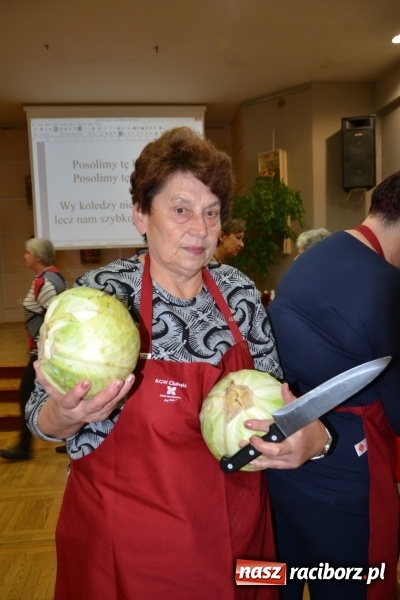 Zdjęcie w galerii na portalu naszraciborz.pl: Kapusta jest dobra na wszystko. Kiszynie kapusty w Tworkowie wiadomości z regionu
