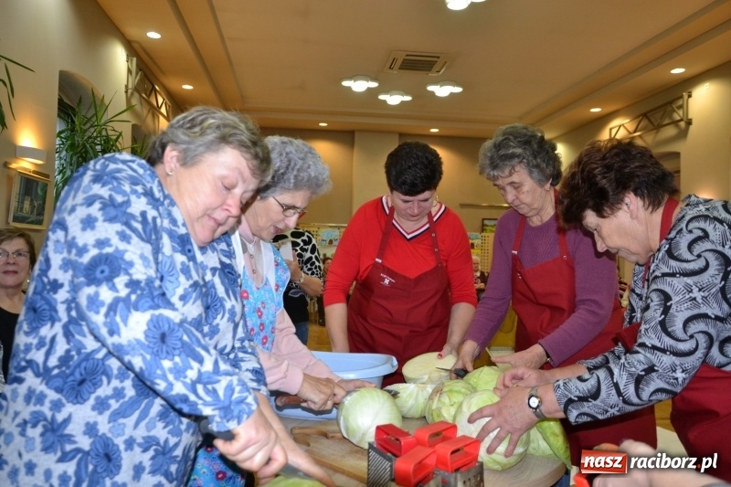 Zdjęcie w galerii na portalu naszraciborz.pl: Kapusta jest dobra na wszystko. Kiszynie kapusty w Tworkowie wiadomości z regionu