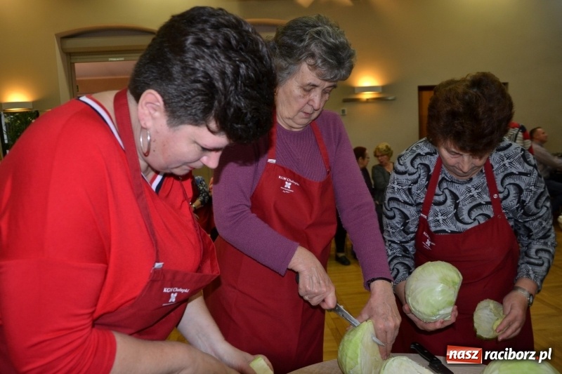 Zdjęcie w galerii na portalu naszraciborz.pl: Kapusta jest dobra na wszystko. Kiszynie kapusty w Tworkowie wiadomości z regionu