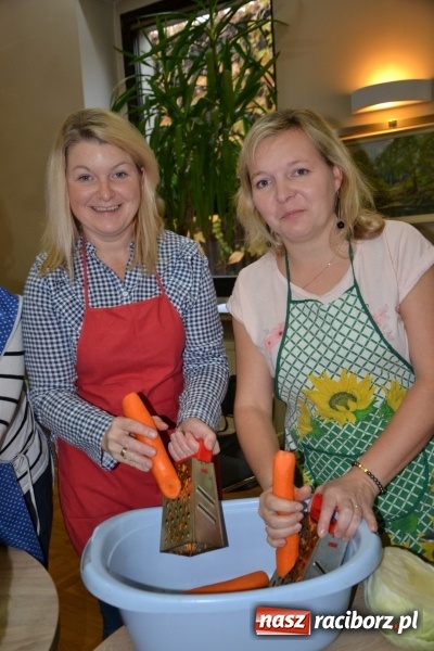 Zdjęcie w galerii na portalu naszraciborz.pl: Kapusta jest dobra na wszystko. Kiszynie kapusty w Tworkowie wiadomości z regionu