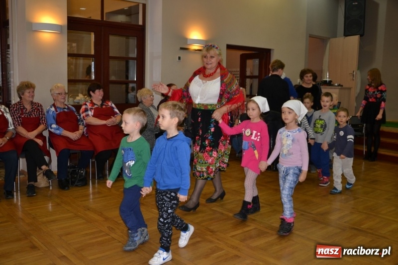 Zdjęcie w galerii na portalu naszraciborz.pl: Kapusta jest dobra na wszystko. Kiszynie kapusty w Tworkowie wiadomości z regionu