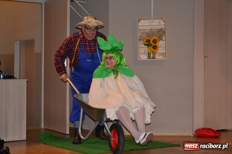 Zdjęcie w galerii na portalu naszraciborz.pl: Kapusta jest dobra na wszystko. Kiszynie kapusty w Tworkowie wiadomości z regionu