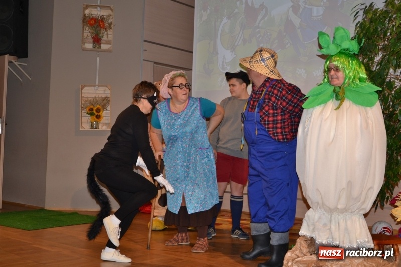 Zdjęcie w galerii na portalu naszraciborz.pl: Kapusta jest dobra na wszystko. Kiszynie kapusty w Tworkowie wiadomości z regionu