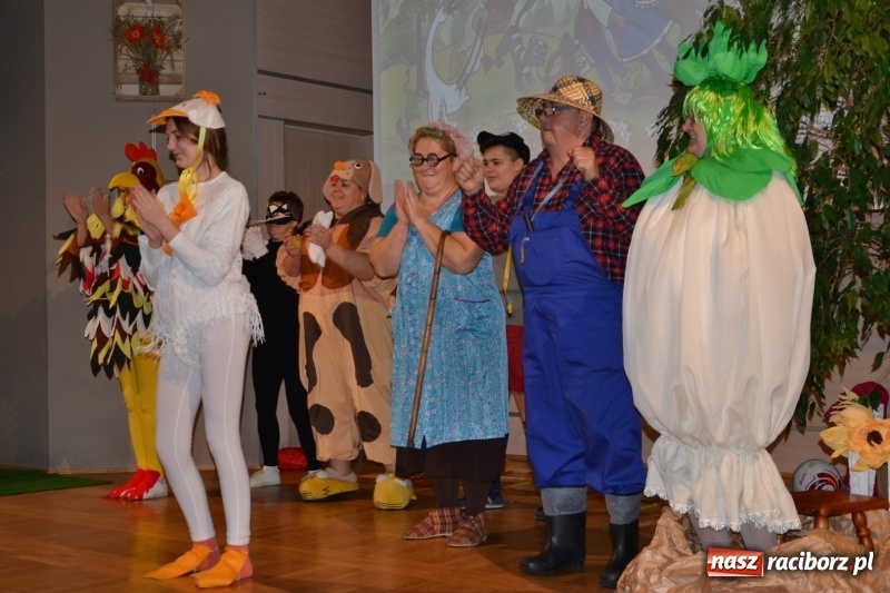 Zdjęcie w galerii na portalu naszraciborz.pl: Kapusta jest dobra na wszystko. Kiszynie kapusty w Tworkowie wiadomości z regionu