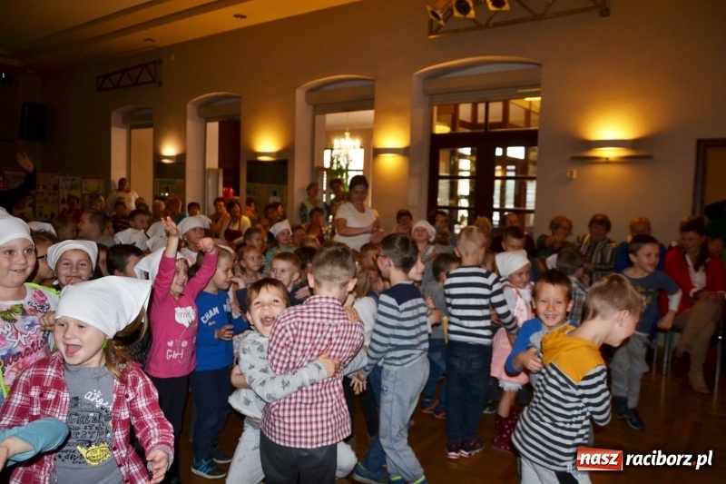 Zdjęcie w galerii na portalu naszraciborz.pl: Kapusta jest dobra na wszystko. Kiszynie kapusty w Tworkowie wiadomości z regionu
