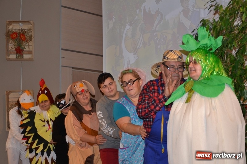 Zdjęcie w galerii na portalu naszraciborz.pl: Kapusta jest dobra na wszystko. Kiszynie kapusty w Tworkowie wiadomości z regionu