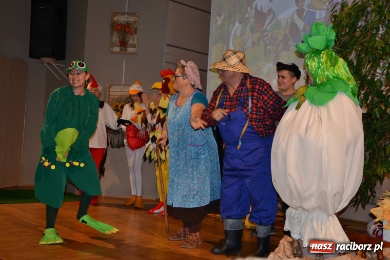 Zdjęcie w galerii na portalu naszraciborz.pl: Kapusta jest dobra na wszystko. Kiszynie kapusty w Tworkowie wiadomości z regionu
