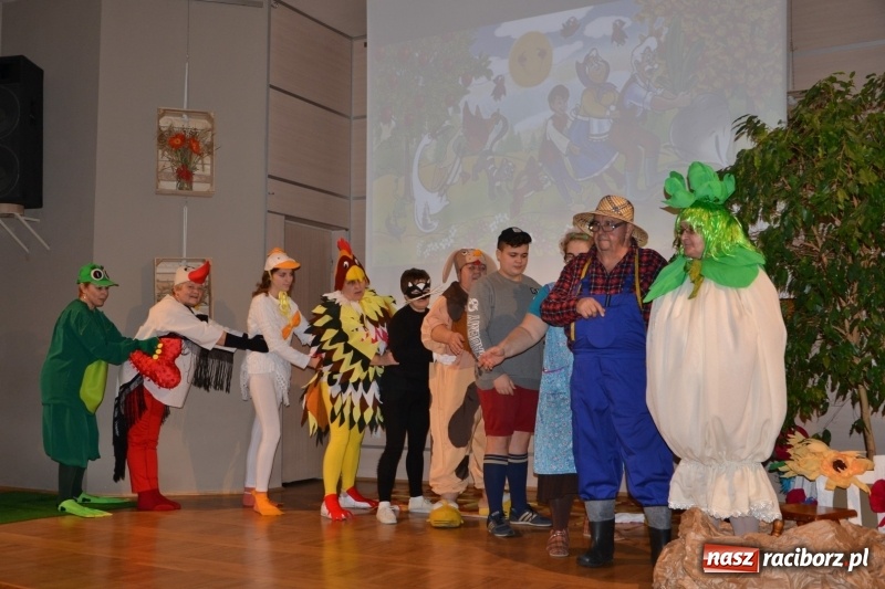 Zdjęcie w galerii na portalu naszraciborz.pl: Kapusta jest dobra na wszystko. Kiszynie kapusty w Tworkowie wiadomości z regionu