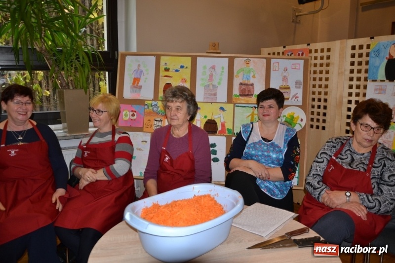 Zdjęcie w galerii na portalu naszraciborz.pl: Kapusta jest dobra na wszystko. Kiszynie kapusty w Tworkowie wiadomości z regionu