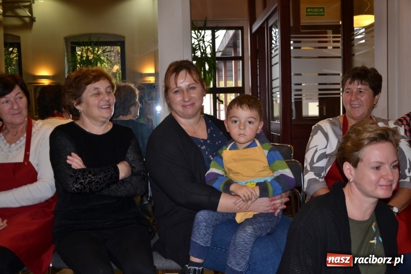 Zdjęcie w galerii na portalu naszraciborz.pl: Kapusta jest dobra na wszystko. Kiszynie kapusty w Tworkowie wiadomości z regionu