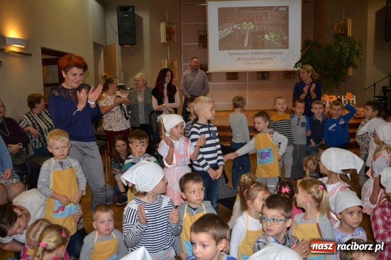 Zdjęcie w galerii na portalu naszraciborz.pl: Kapusta jest dobra na wszystko. Kiszynie kapusty w Tworkowie wiadomości z regionu